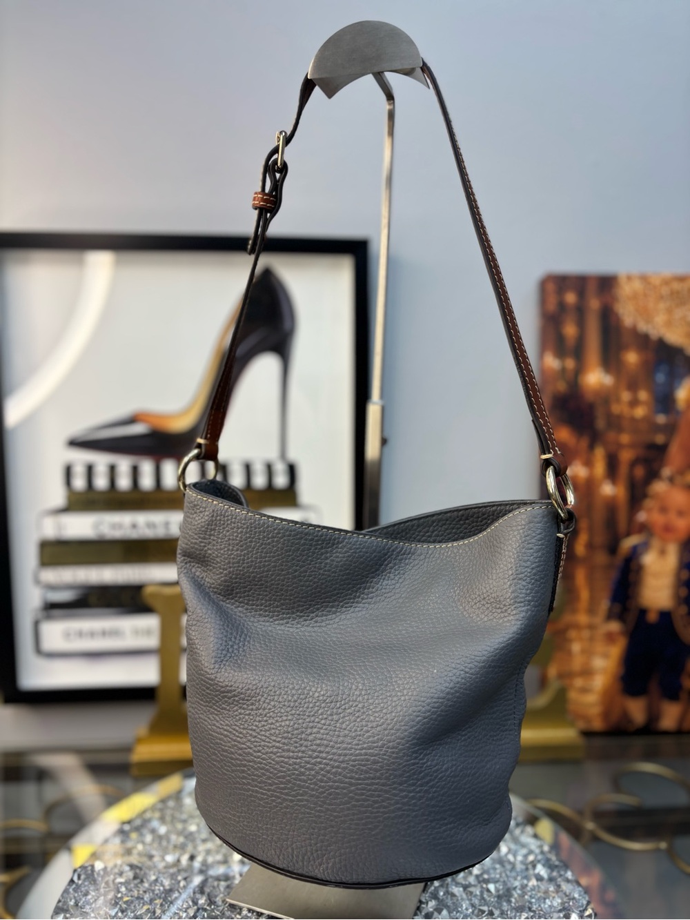 Dooney & Bourke Small Thea Convertible Feed Bag EUC - Picture 4 of 15